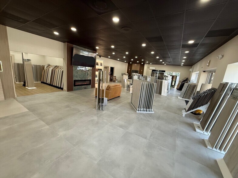 More Photos Of 45 S Wickham Rd, Melbourne Warehouse For Lease