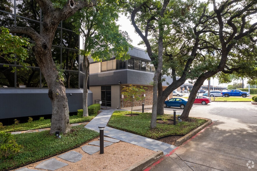 More Photos Of 11130 Jollyville Rd, Austin Office For Lease