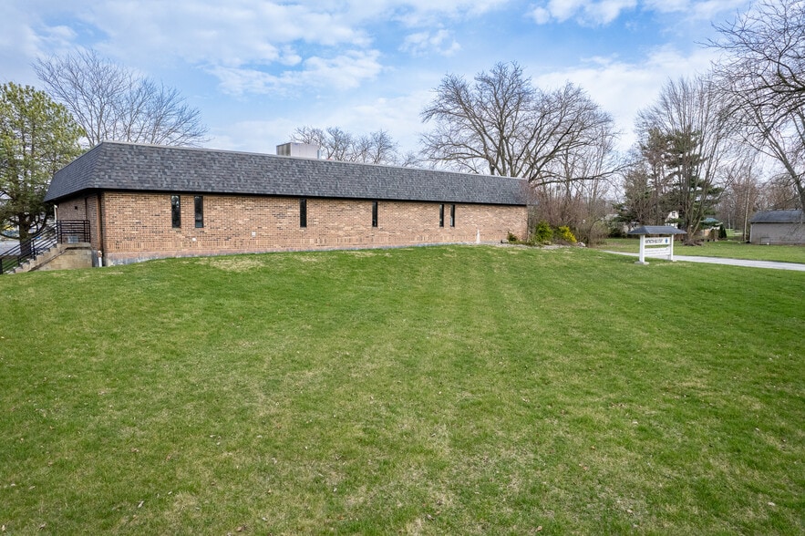 More Photos Of 1255 Engle St, Huntington Light Distribution For Sale