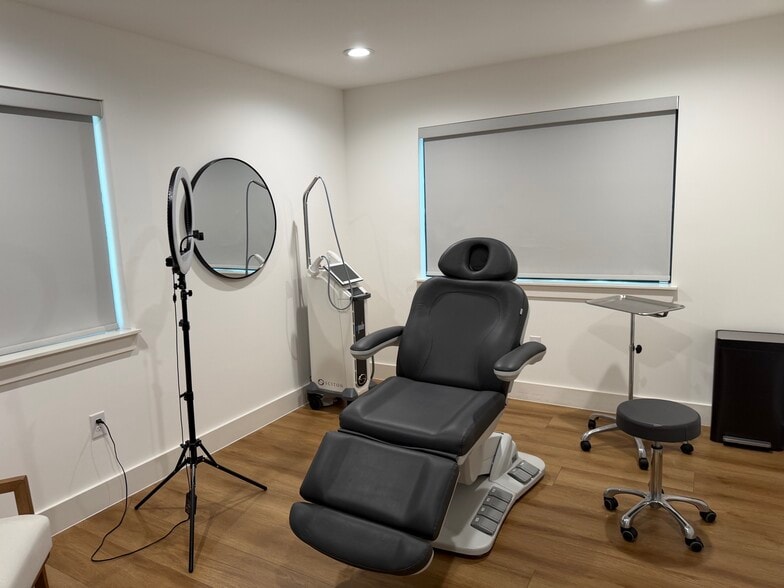 More Photos Of 8301 Shoal Creek Blvd, Austin Medical For Sale