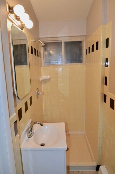 More Photos Of 5547 S Grant St, Littleton Apartments For Sale