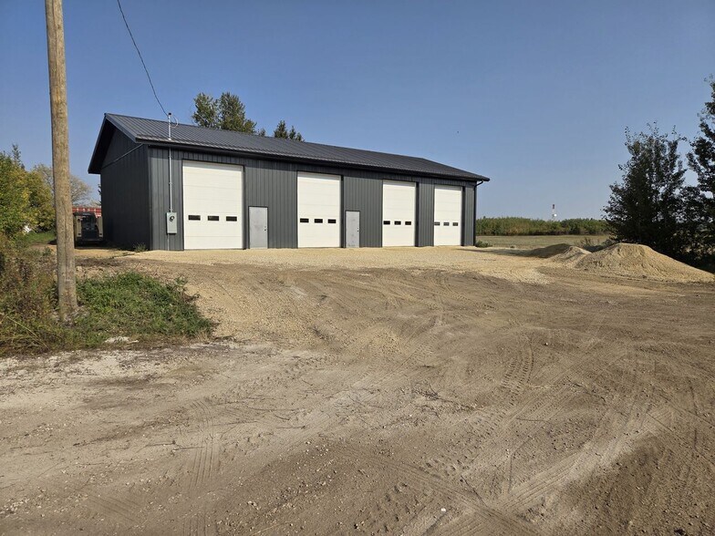 More Photos Of 4828 46 Ave, Millet Service For Sale