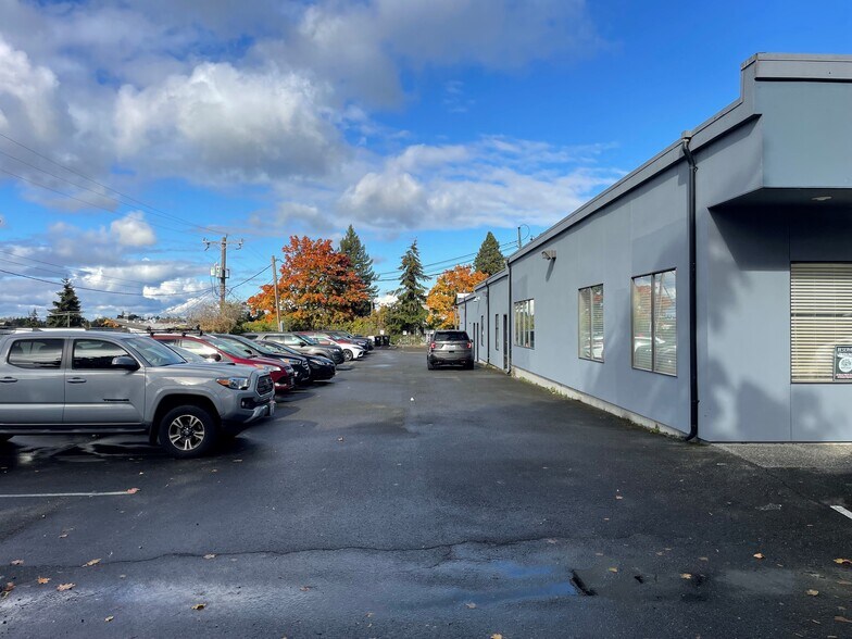 More Photos Of 6335 35th Ave SW, Seattle Office For Sale