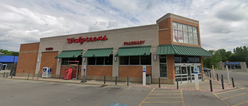 More Photos Of 709 W Union St, Newark Drugstore For Sale