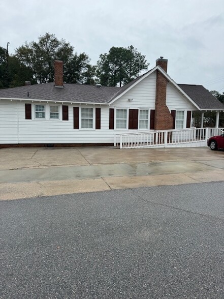 Primary Photo Of 610 Douglas Ave, Brewton Office For Sale