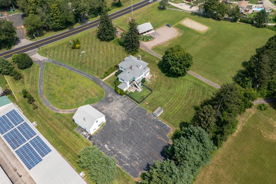 More Photos Of 2665 Boston Tpke, Coventry Funeral Home For Sale