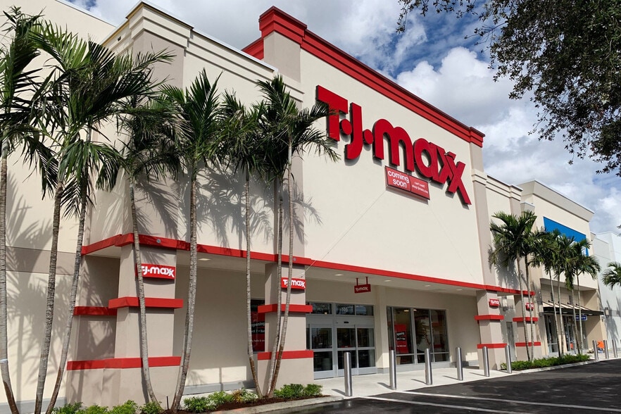 More Photos Of 1900-2001 Federal Hwy, Pompano Beach Unknown For Lease
