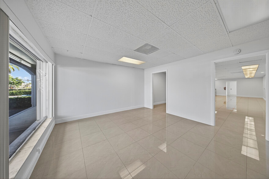 More Photos Of 1750 E Commercial Blvd, Fort Lauderdale Storefront For Lease
