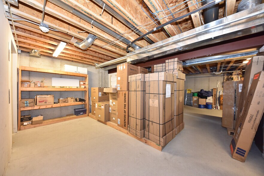 More Photos Of 8766 N Deerwood Dr, Milwaukee Freestanding For Sale