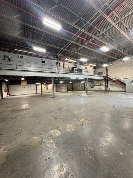 More Photos Of 253 48th St, Brooklyn Manufacturing For Lease