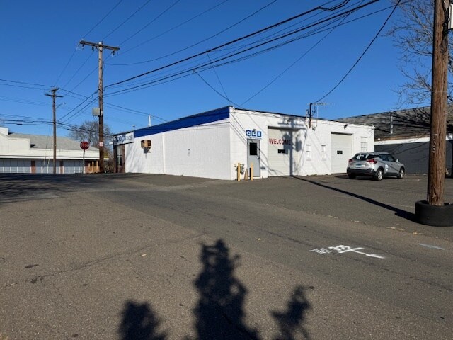 More Photos Of 882-886 Boston Post Rd, West Haven Freestanding For Sale