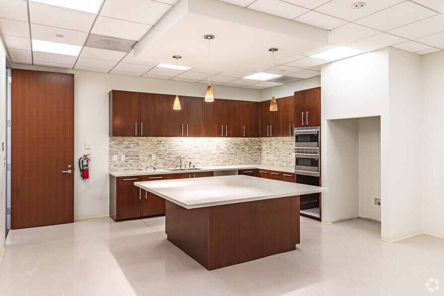 Photo of 20th Floor Ste 2000