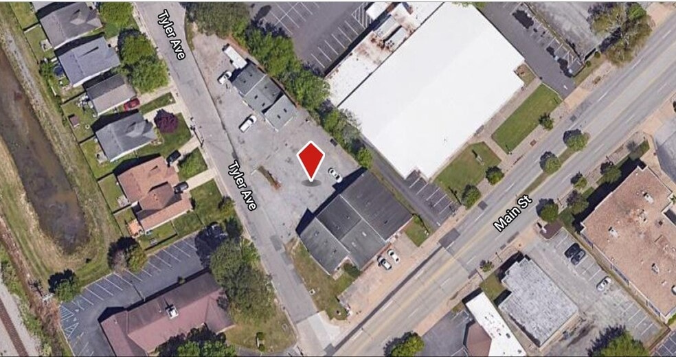 More Photos Of 301-305 Main St, Newport News Storefront Retail Office For Lease