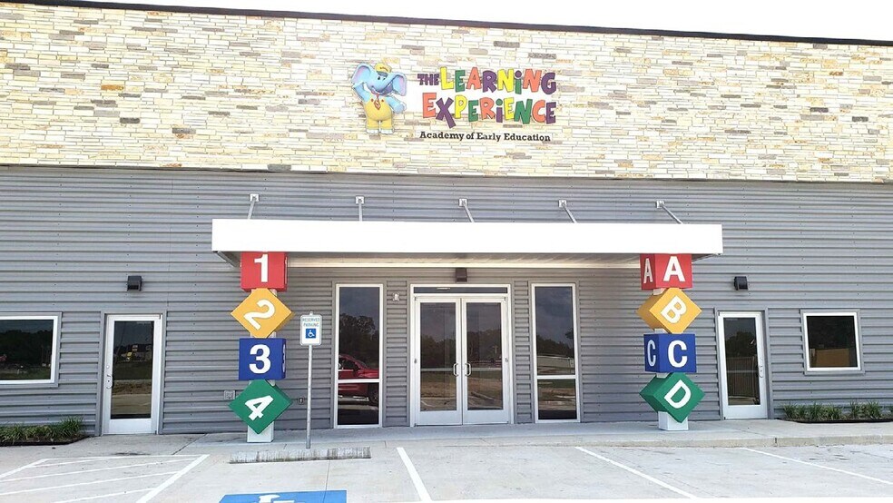 More Photos Of I-10 & Pin Oak Rd, Katy Unknown For Lease