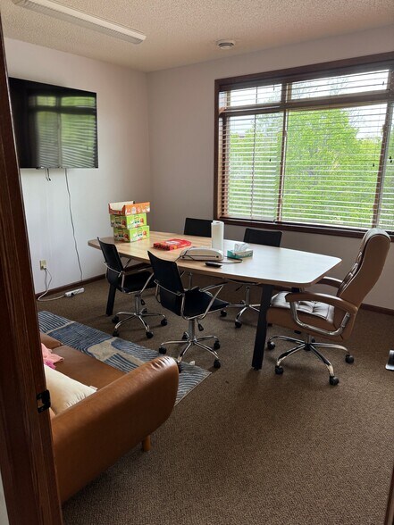 More Photos Of 7975 Stone Creek Dr, Chanhassen Office For Sale