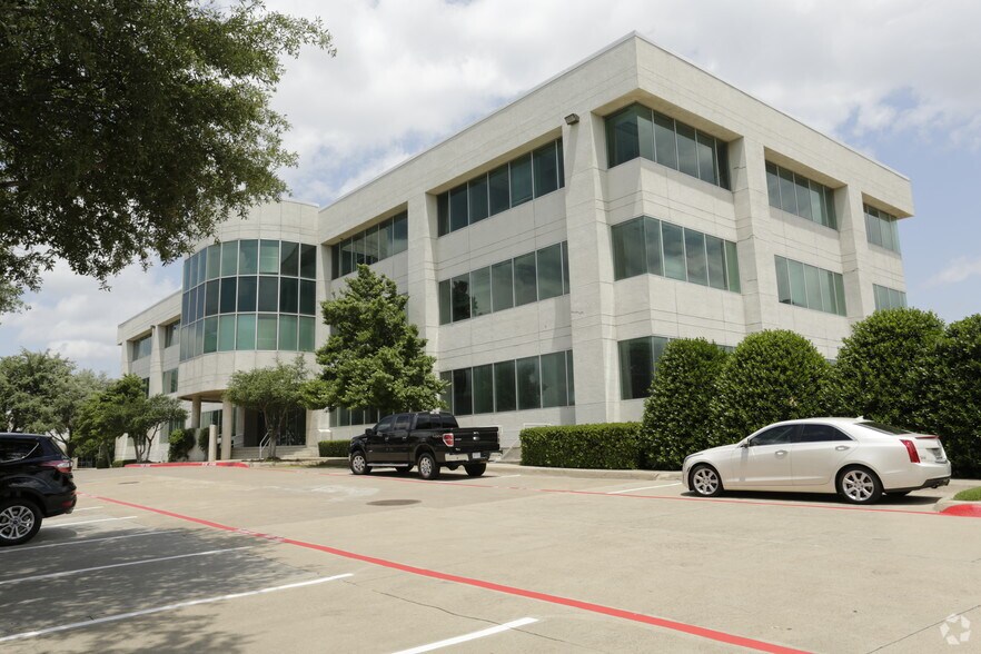 More Photos Of 2010 Valley View Ln, Farmers Branch Office For Lease