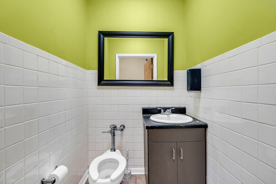 More Photos Of 8384 Highway 18, Vernon Flex For Sale