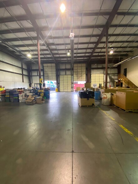 More Photos Of 12304 Cary Cir, La Vista Warehouse For Lease