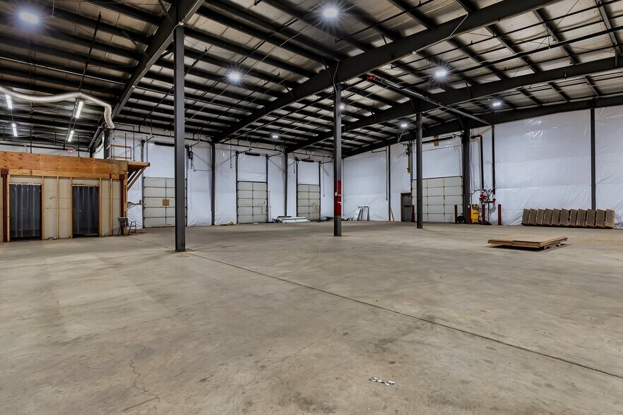 More Photos Of 725 Crescent St NE, Saint Cloud Warehouse For Lease