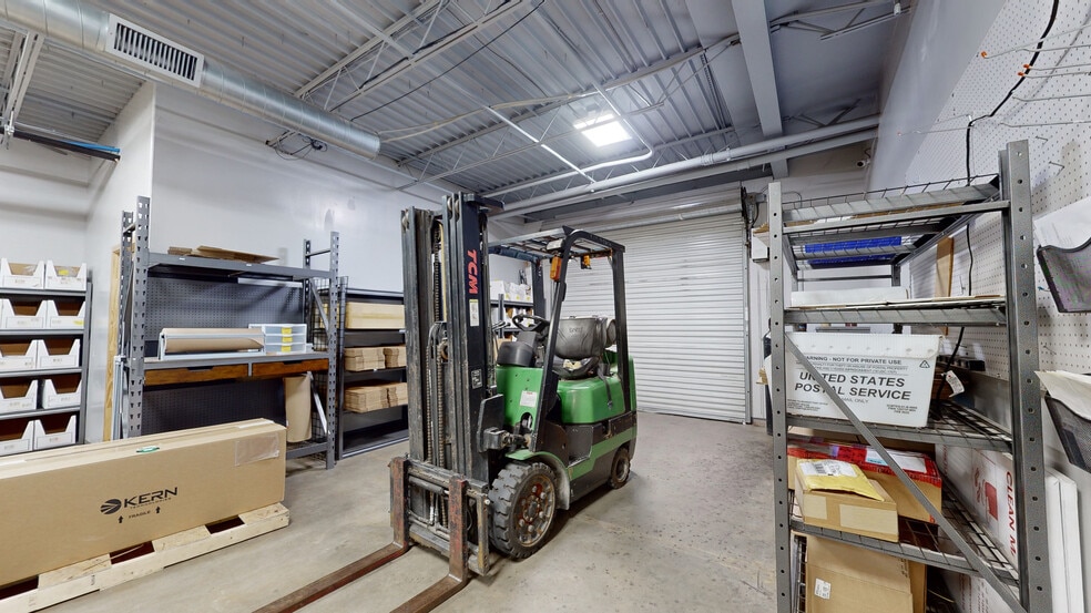 More Photos Of 1003 N Earl Rudder Fwy, Bryan Office For Sale