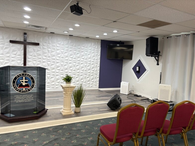 More Photos Of 1402 Shepard Dr, Sterling Medical For Lease