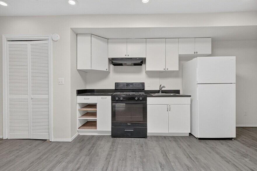 More Photos Of 1908 M St NE, Washington Apartments For Sale