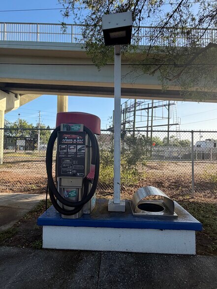 More Photos Of 3703 Tyrone Blvd N, Saint Petersburg Auto Repair For Sale