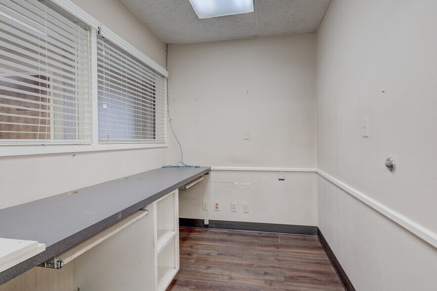 More Photos Of 3100 S Elm Pl, Broken Arrow Medical For Lease