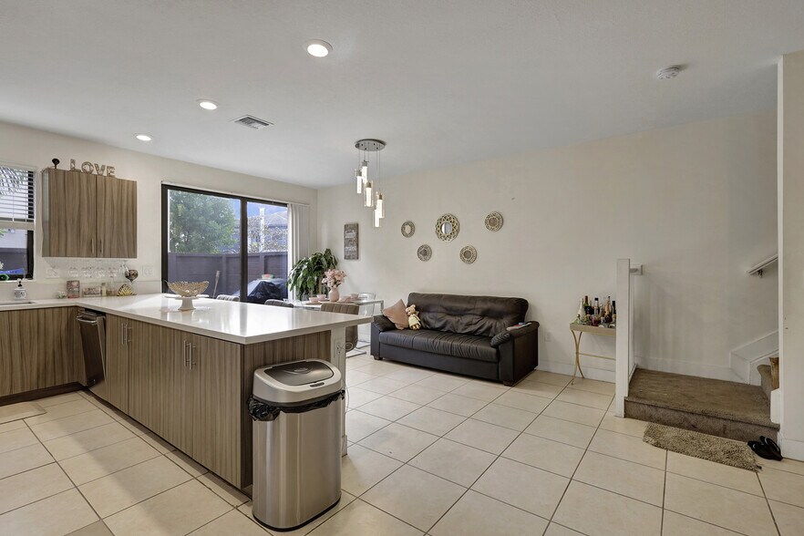 More Photos Of 15809 NW 91st Ct, Miami Lakes Specialty For Sale