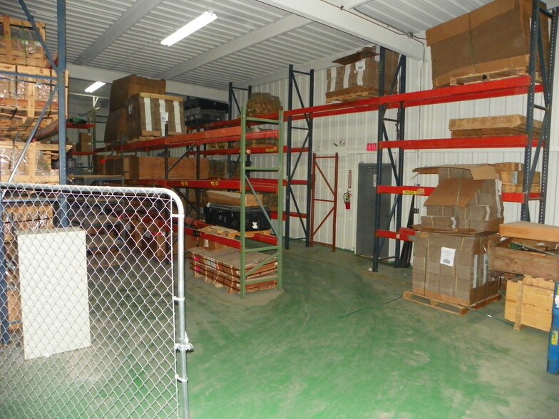 More Photos Of 620-630 Heartland Dr, Sugar Grove Warehouse For Lease