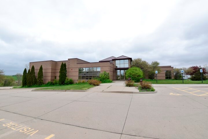 More Photos Of 2834 Northgate Dr, Iowa City Office For Lease