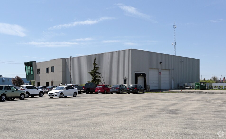 More Photos Of 200 Bathurst Dr, Waterloo Industrial For Sale