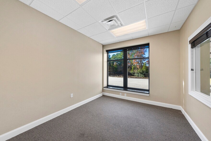 More Photos Of 701 Mutual Ct, Raleigh Office For Sale