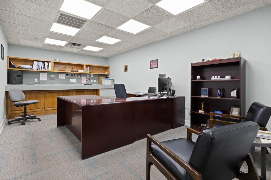 More Photos Of 1801 E 23rd St, Chattanooga Light Distribution For Lease