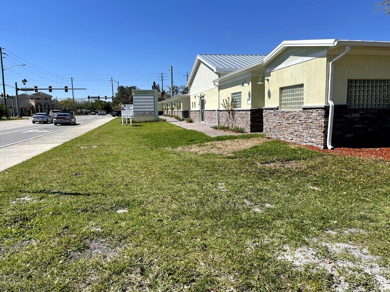 More Photos Of 20 E Melbourne Ave, Melbourne Medical For Lease