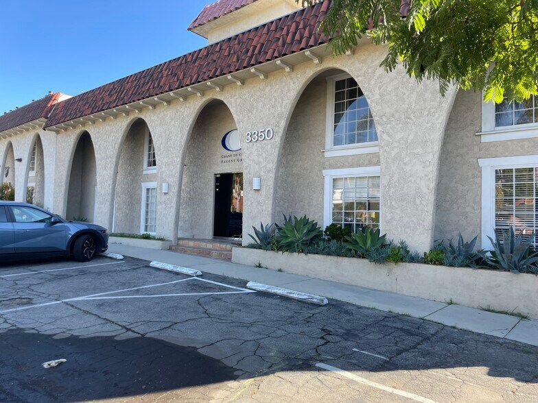 More Photos Of 3350 Barham Blvd, Los Angeles Office For Sale