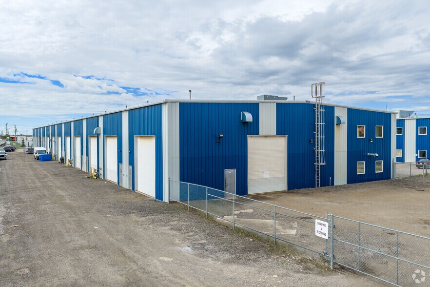 More Photos Of 1177-1185 Venture Av SE, Calgary Warehouse For Sale
