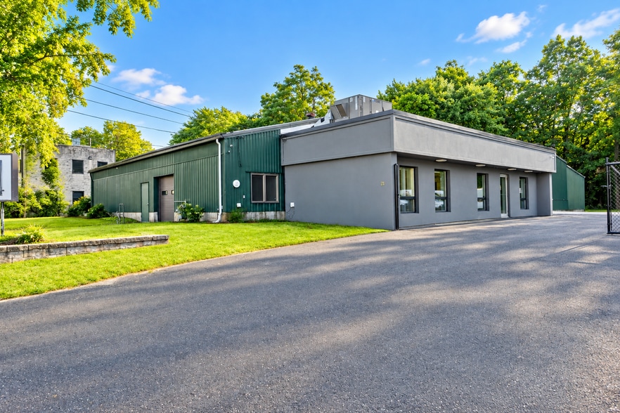 More Photos Of 21 Mainline Dr, Westfield Warehouse For Sale