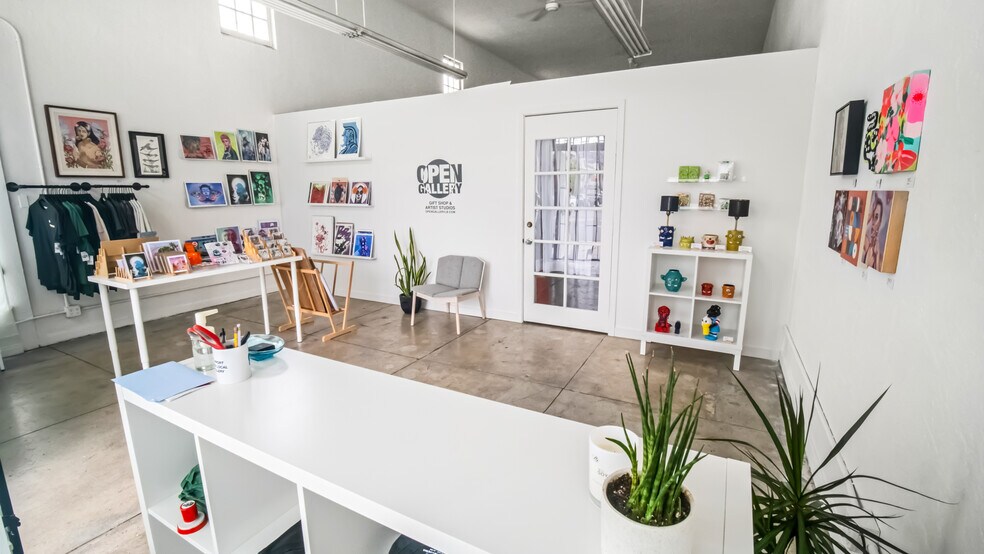 More Photos Of 1736-1738 E 7th St, Long Beach Storefront For Sale