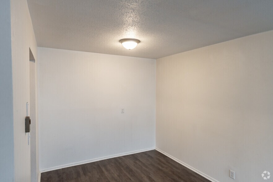 More Photos Of 725 Washington St, Monroe Apartments For Sale