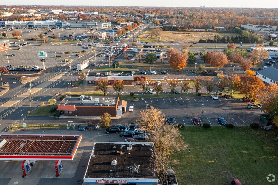 More Photos Of 1006 Stelton Rd, Piscataway Freestanding For Lease