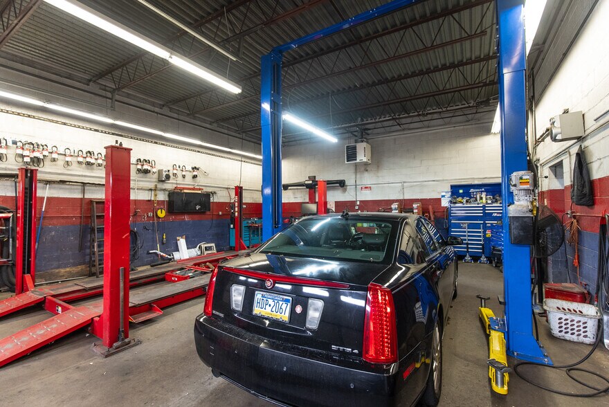 More Photos Of 8685 Torresdale Ave, Philadelphia Auto Repair For Sale