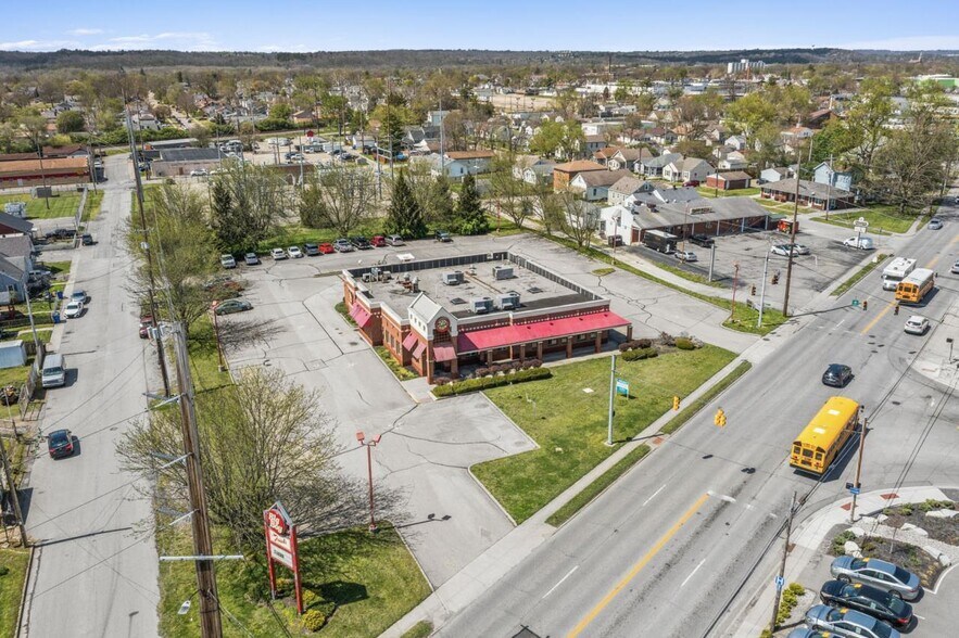 More Photos Of 2949 Dixie Hwy, Hamilton Restaurant For Sale