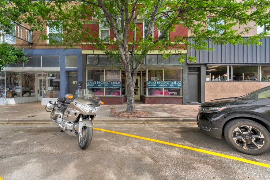 More Photos Of 122 W Main St, Florence Storefront For Sale