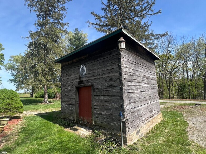 More Photos Of 5189 Rockwood Rd, Dublin Lodge Meeting Hall For Sale