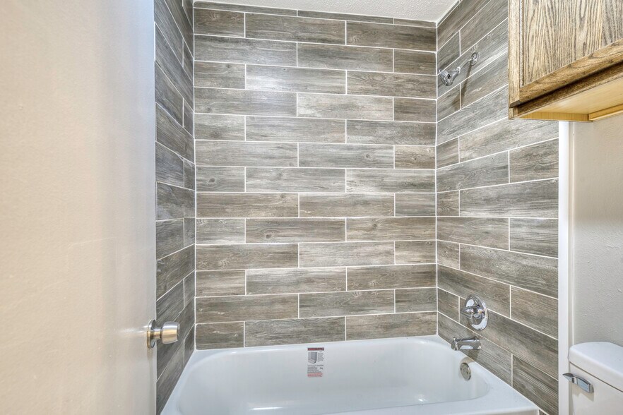 More Photos Of 2000 Kazmeier Plz, Bryan Apartments For Sale