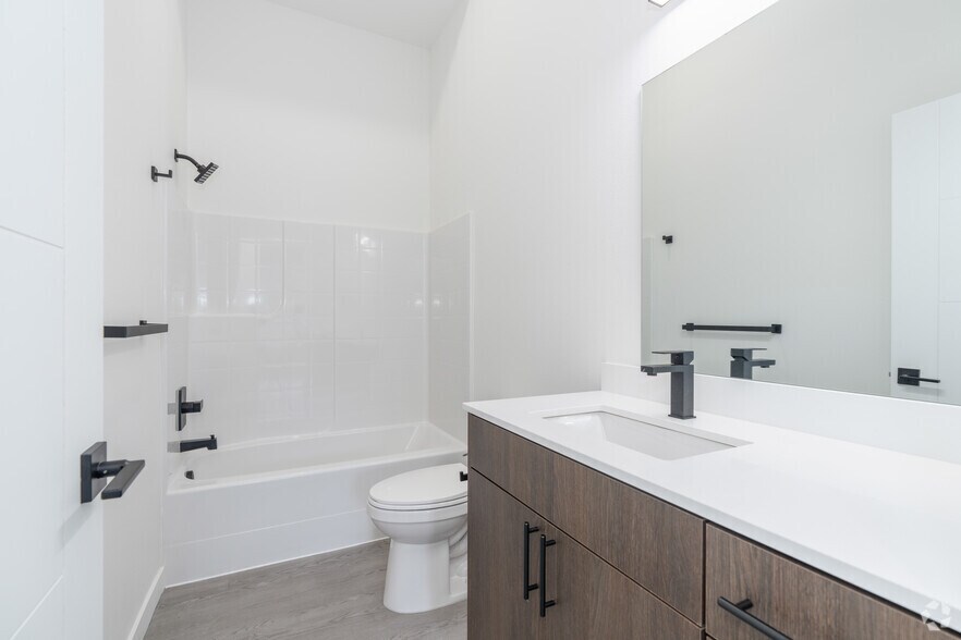 More Photos Of 3727-3755 S Hood Ave, Portland Apartments For Sale