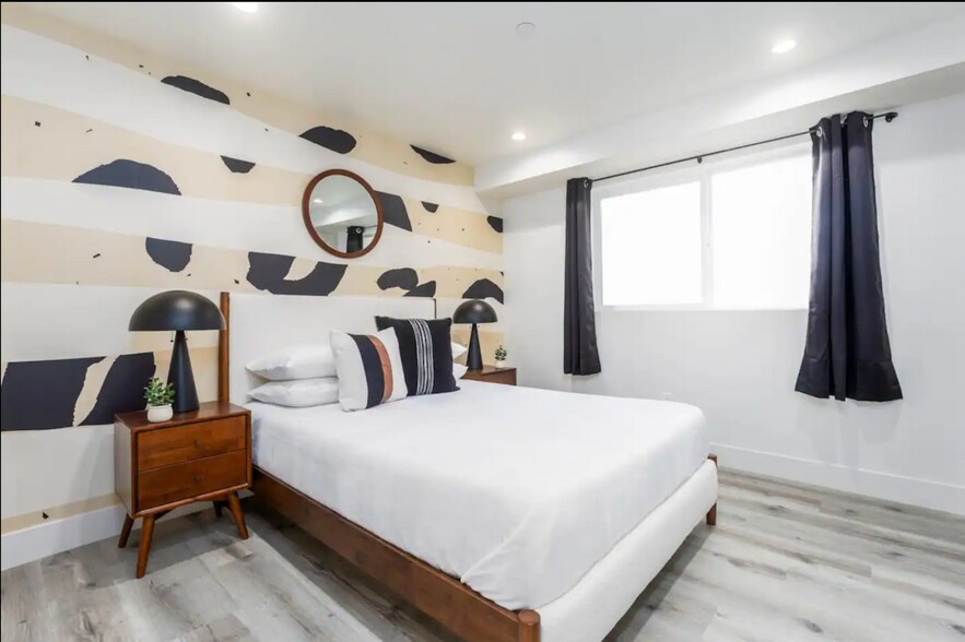 More Photos Of 216 N Coronado St, Los Angeles Multifamily For Sale