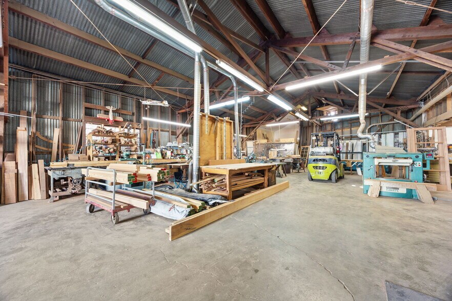 More Photos Of 8401 Baldwin St, Oakland Warehouse For Sale