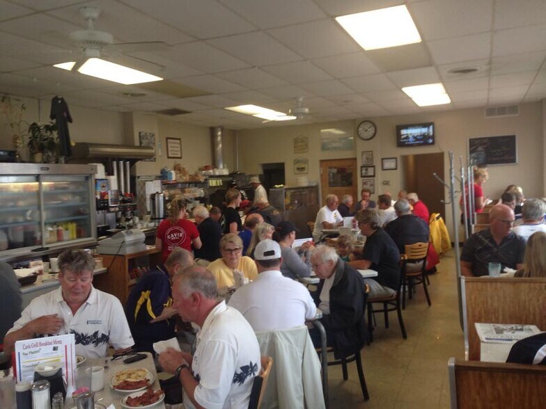 More Photos Of 401 Quay St, Port Huron Restaurant For Sale